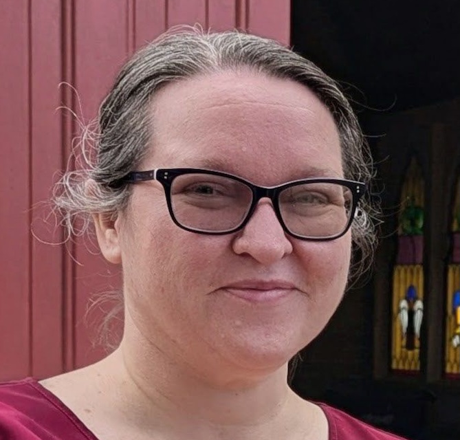 A photo of Carrie Alvarenga.